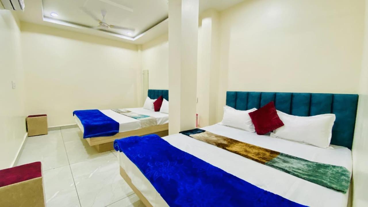 Hotel Raghavan In Front Of Railway Station Platform No 8 Ujjain Eksteriør bilde
